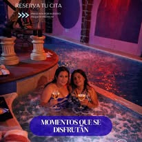 Clientes disfrutando jacuzzi 3